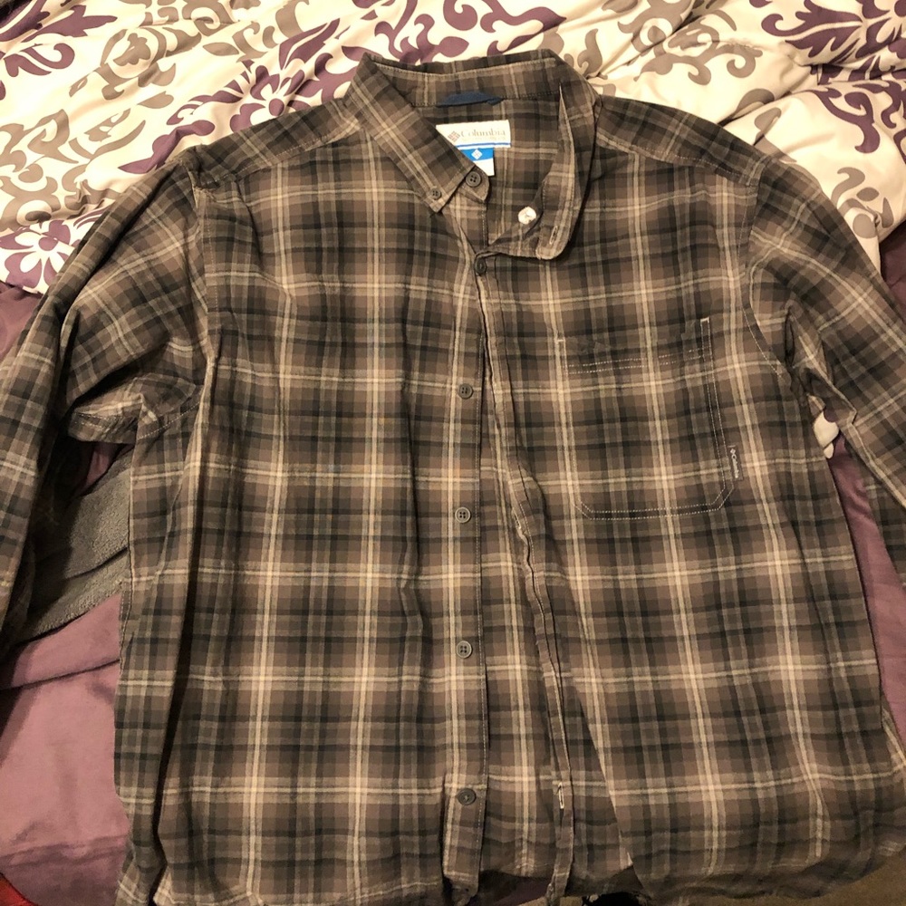 Columbia 100% cotton button down shirts